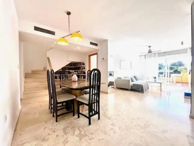Comedor de Ático en venta en Marbella con Aire acondicionado, Terraza y Trastero