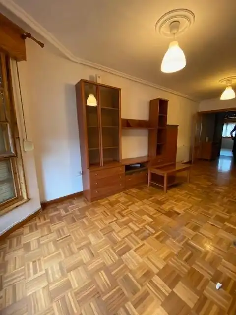 Sala d'estar de Dúplex en venda en Pravia amb Calefacció, Traster i Rentadora