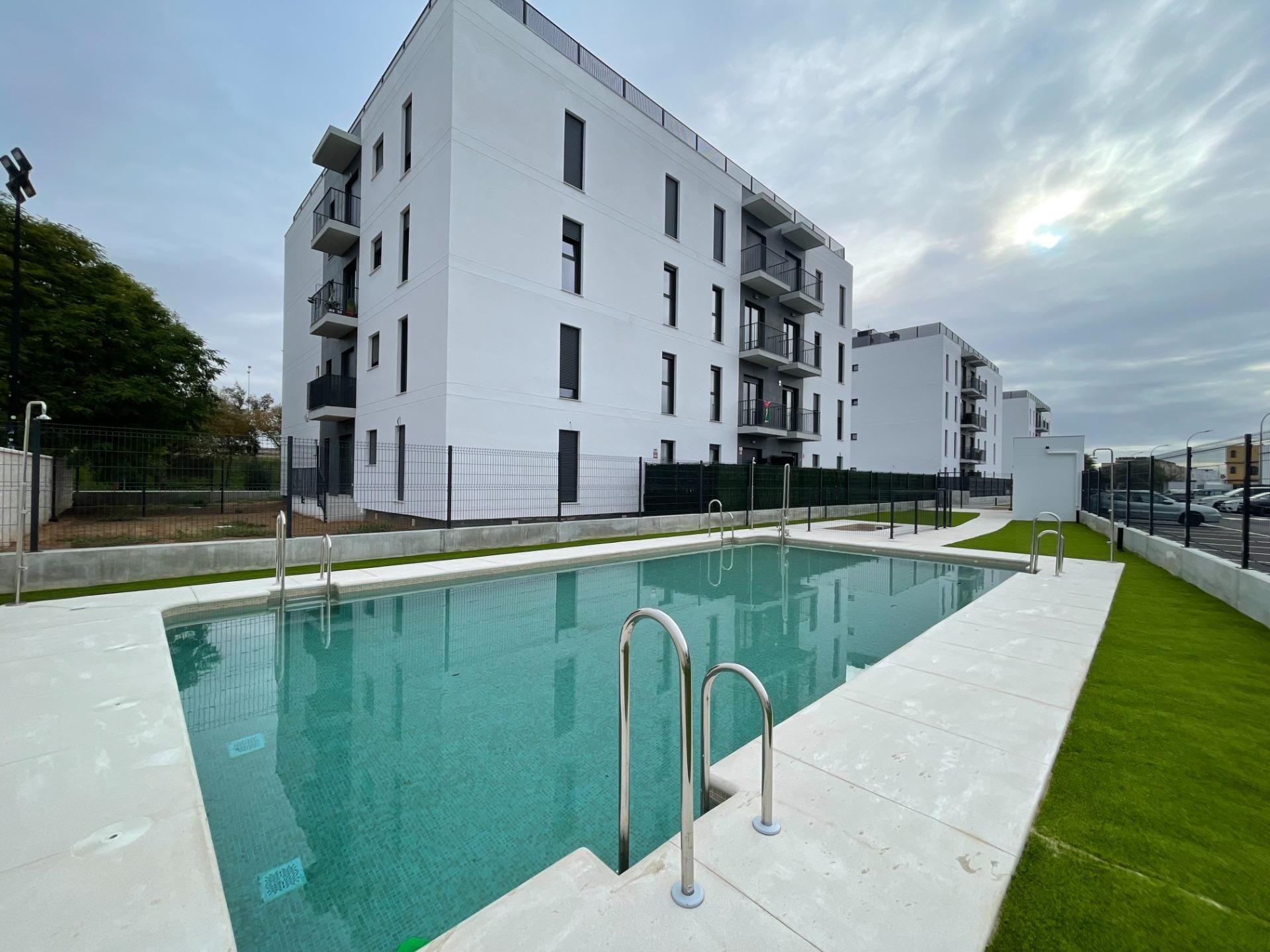 Swimming pool of Flat to rent in Camas  with Air Conditioner, Heating and Private garden