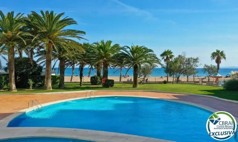 Swimming pool of Study for sale in Roses  with Air Conditioner, Heating and Terrace