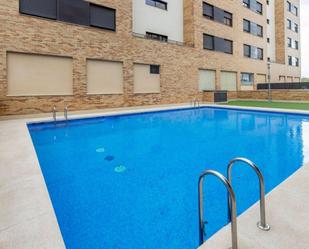 Piscina de Pis en venda en  Logroño amb Aire condicionat, Calefacció i Traster