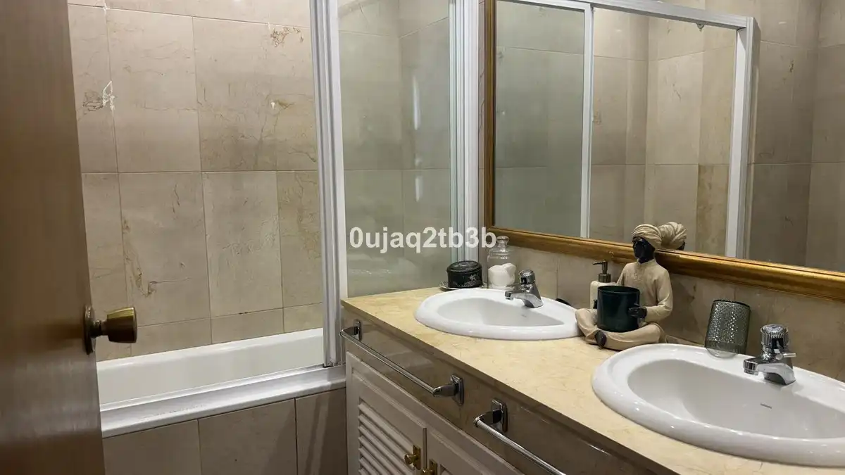 Bathroom of Apartments for sale in Marbella  with Heating and Terrace