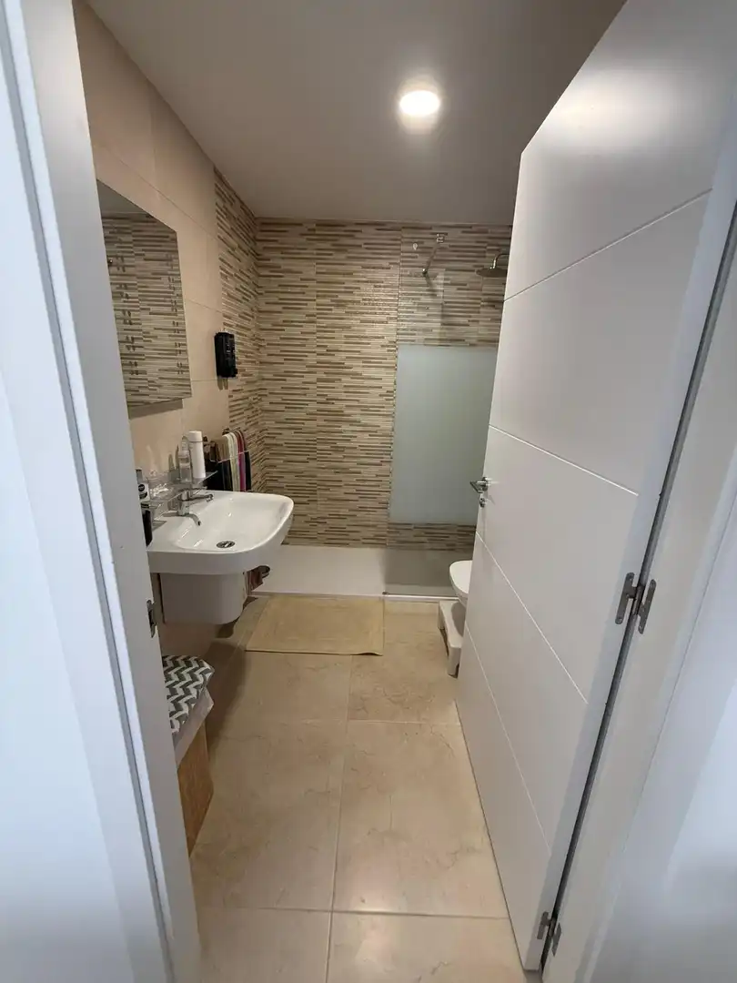 Bany de Apartament en venda en Alicante / Alacant amb Aire condicionat i Terrassa