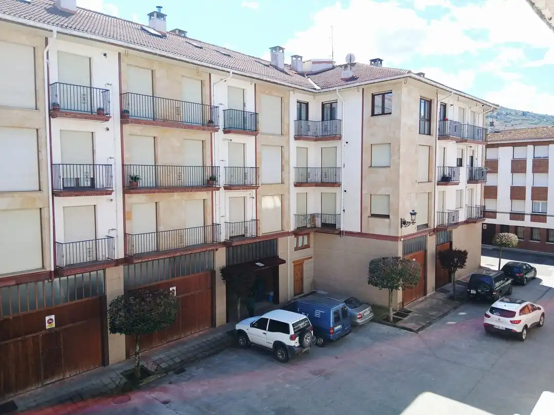 Vista exterior de Piso en venta en Ezcaray con Calefacción