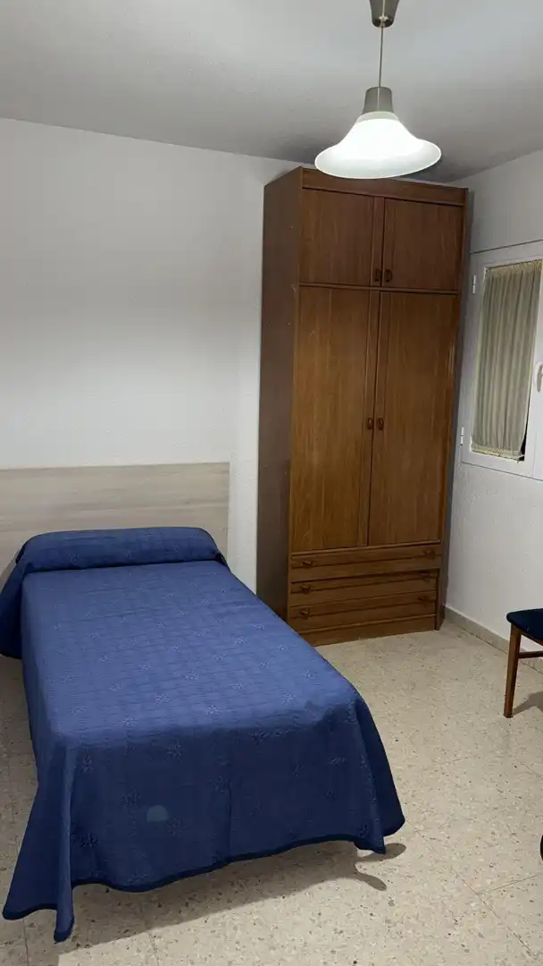 Bedroom of Flat for share in Granada  with Air Conditioner, Terrace and Furnished
