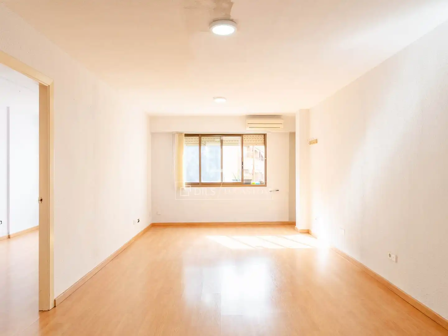Habitación de Piso en venta en Valencia con Calefacción
