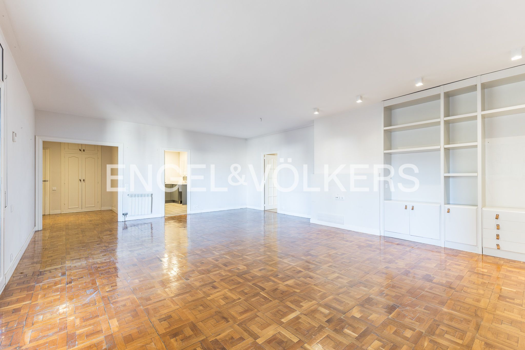 Sala de estar de Piso en venta en  Barcelona Capital con Calefacción, Parquet y Terraza