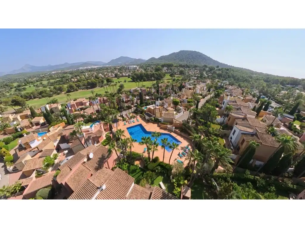 Vista exterior de Casa o xalet en venda en Calvià amb Aire condicionat, Jardí privat i Terrassa