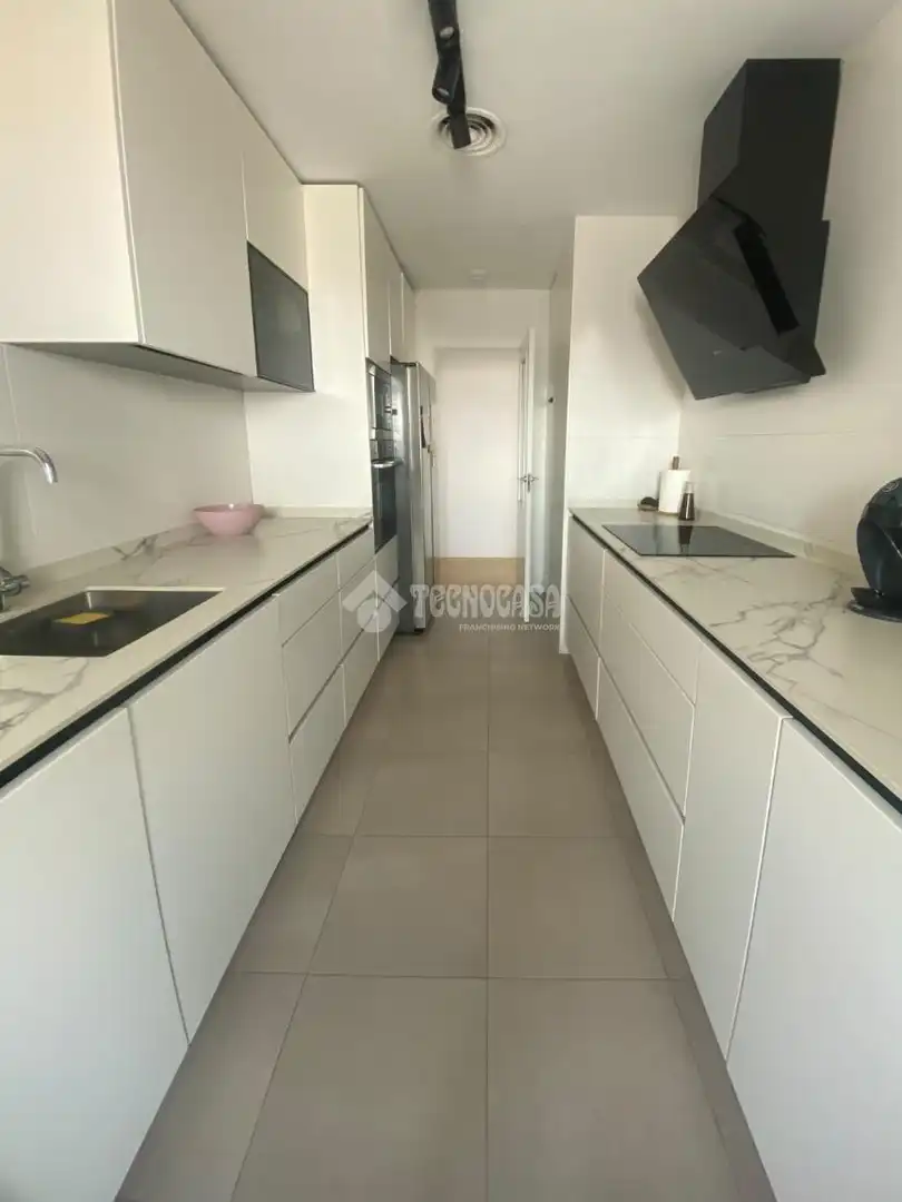 Piso con piscina en venta en Av. Manuel Clavero Arévalo, imagen 8