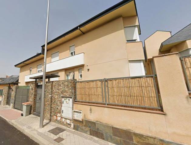 Casa-chalet en Venta en BRIONES PARC-10 DEL M-6 en Corralejos - Campo de las Naciones