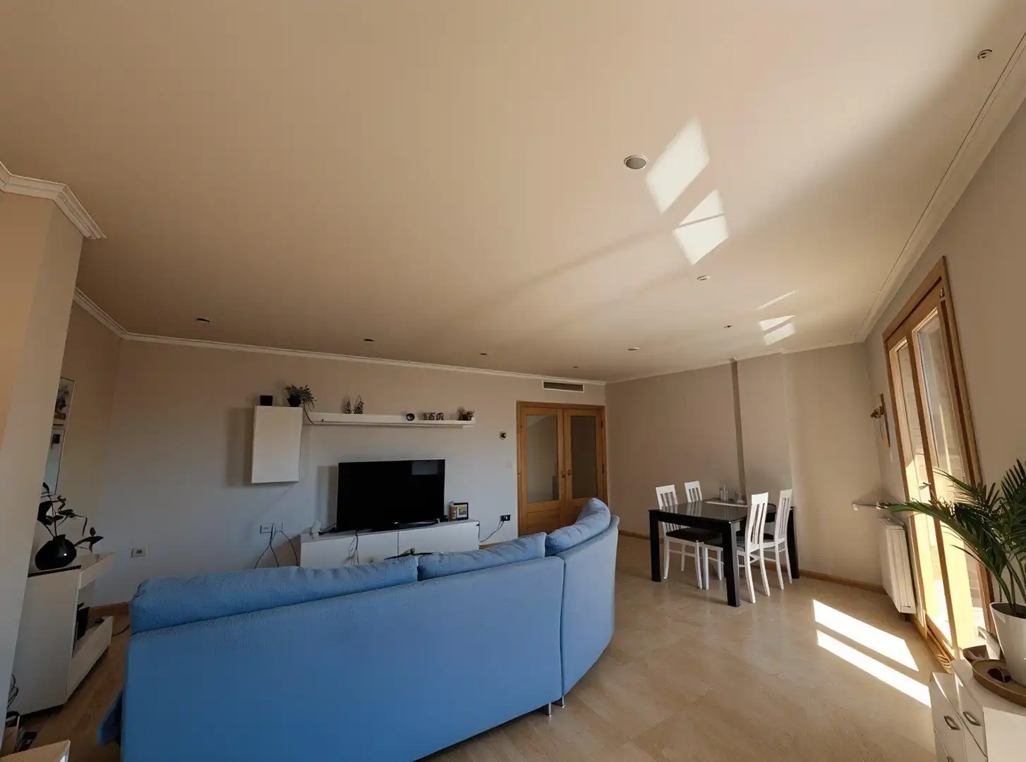 Wohnzimmer von Dachboden zum Verkauf in Benigànim mit Klimaanlage, Heizung und Terrasse