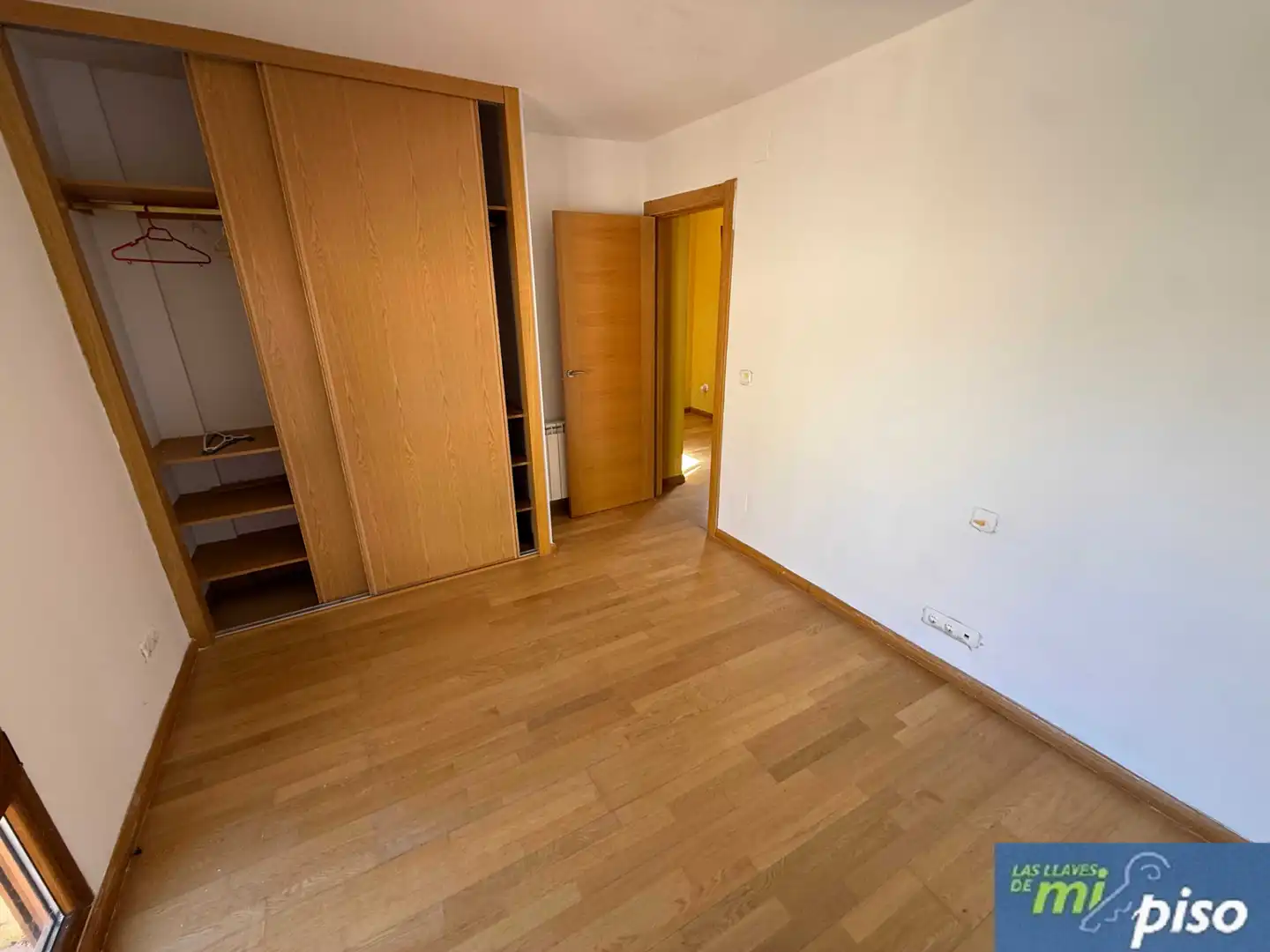 Dormitori de Casa adosada en venda en Corcos amb Calefacció, Jardí privat i Parquet