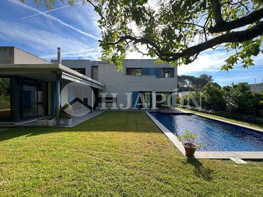Maison jumelée avec piscine à vendre à Vallromanes