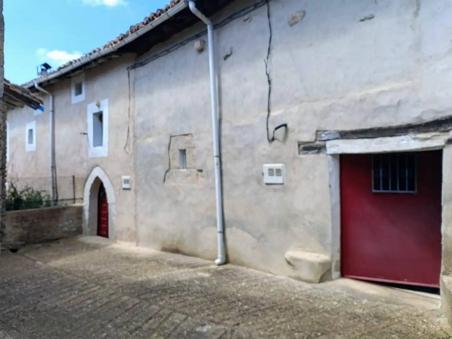 Vista exterior de Casa o chalet en venta en Junta de Villalba de Losa con Jardín privado