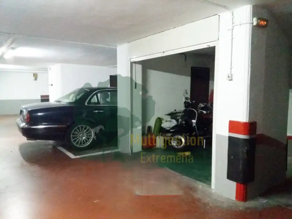 Aparcament de Dúplex en venda en Cáceres