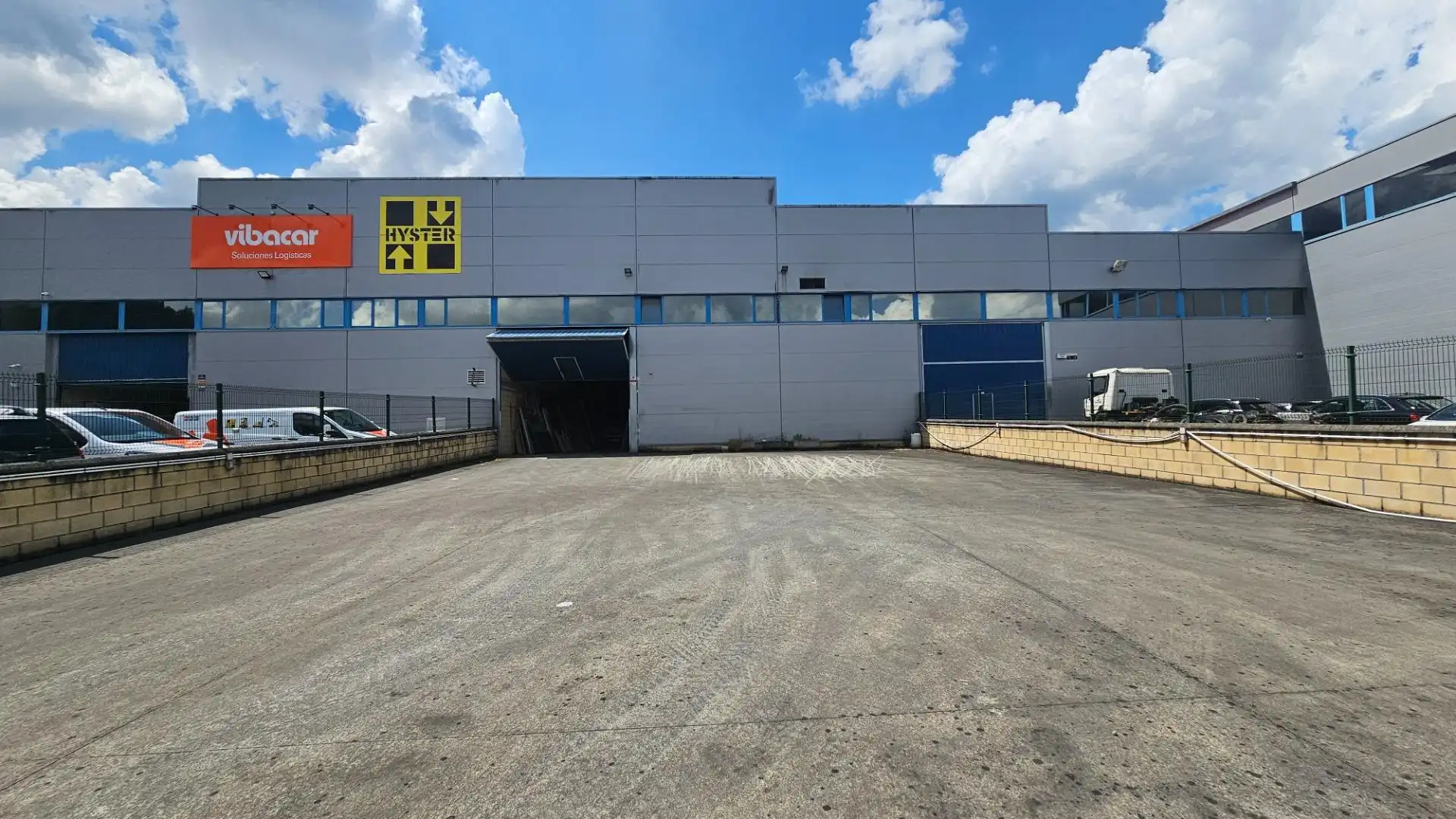 Vista exterior de Nave industrial en venta en Gordexola