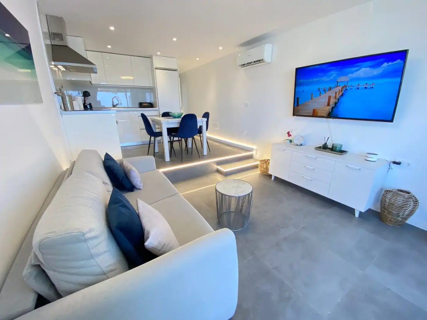 Sala d'estar de Apartament de lloguer en San Bartolomé de Tirajana amb Aire condicionat, Moblat i Balcó