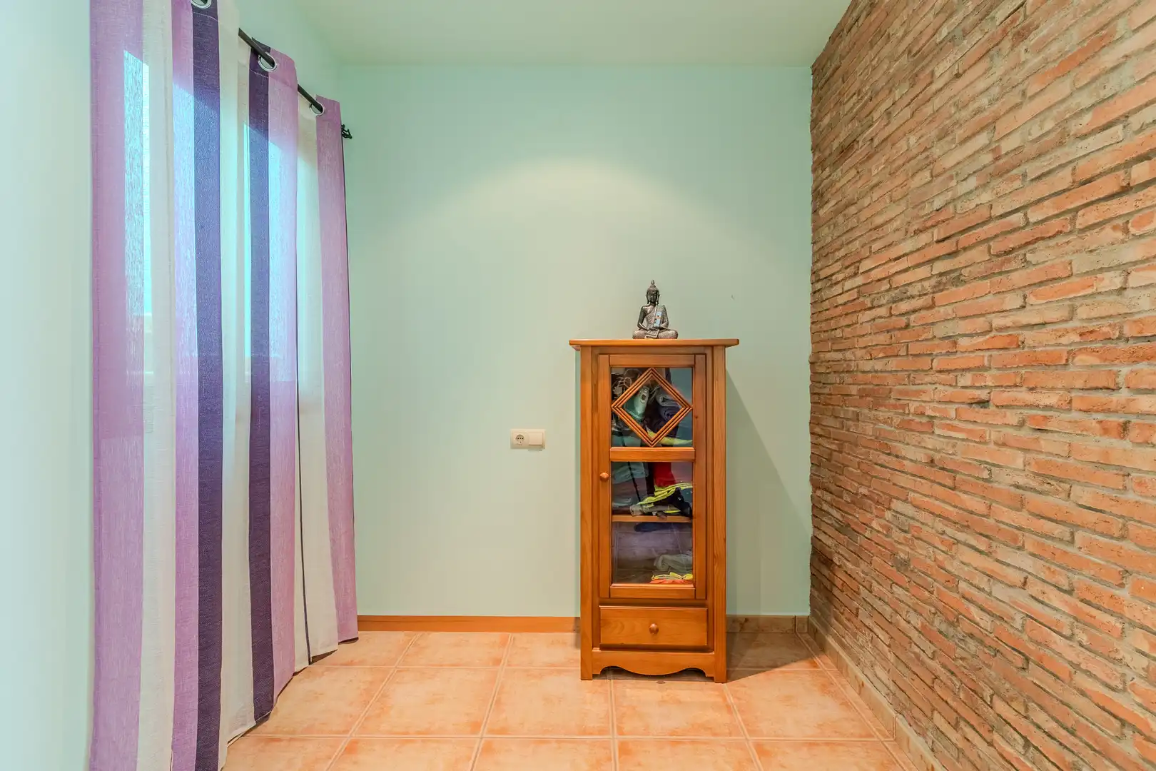 Habitación de Casa o chalet en venta en Deltebre con Calefacción, Terraza y Trastero