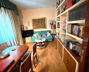 Living room of Flat for sale in  Madrid Capital  with Heating