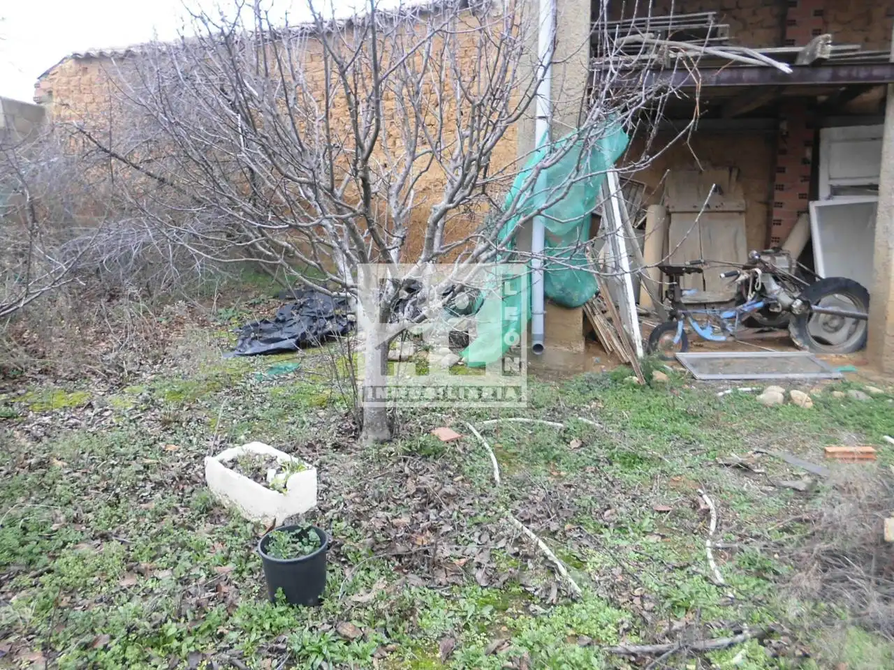 Casa o xalet en venda en Valdefresno amb Jardí privat