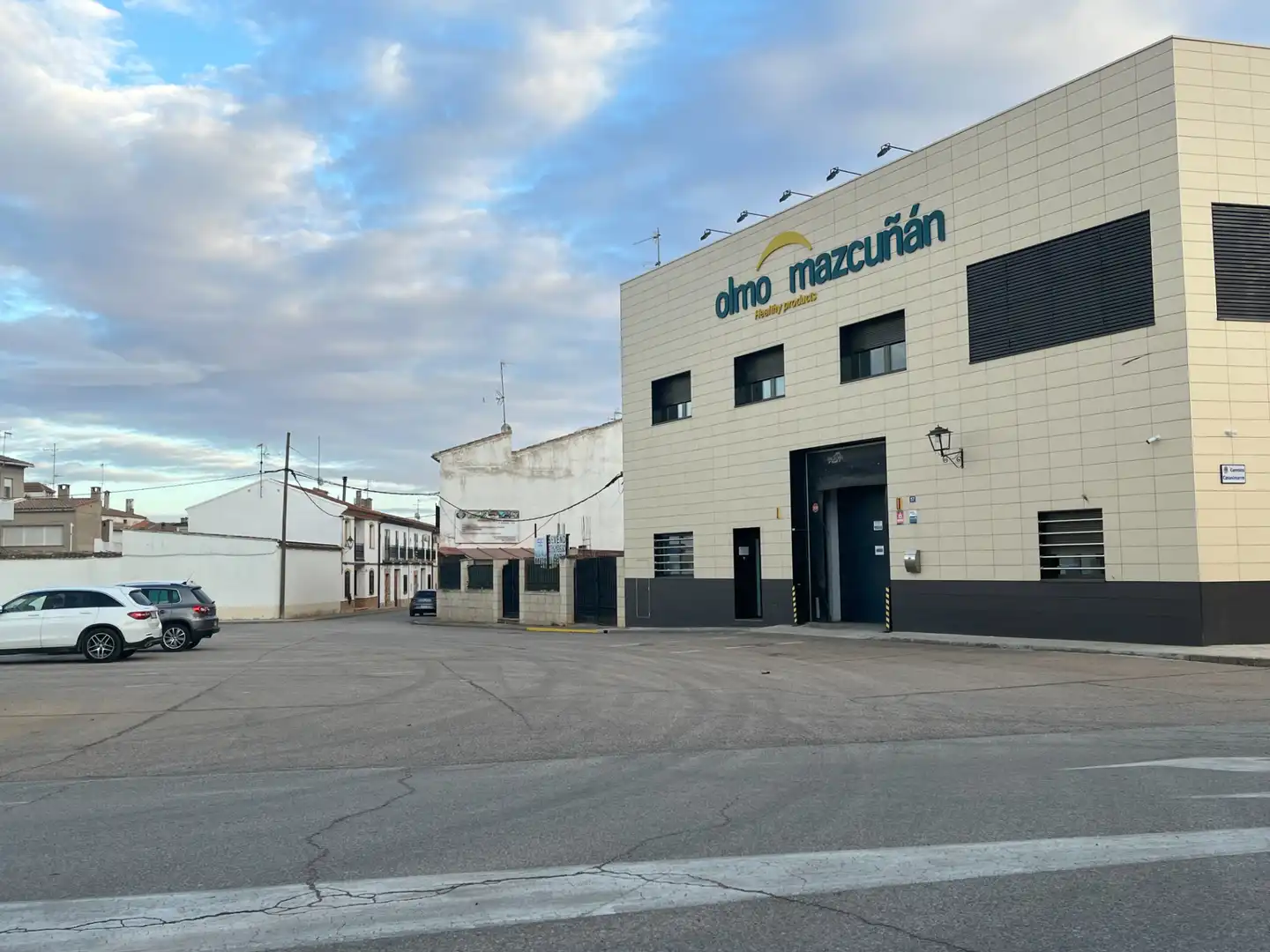 Vista exterior de Nave industrial en venta en Villanueva de la Jara con Calefacción y Alarma