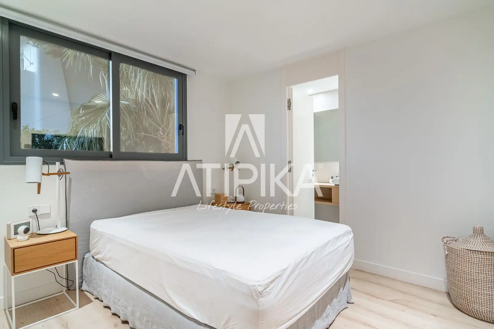 Dormitori de Casa o xalet en venda en Sitges amb Aire condicionat, Terrassa i Traster