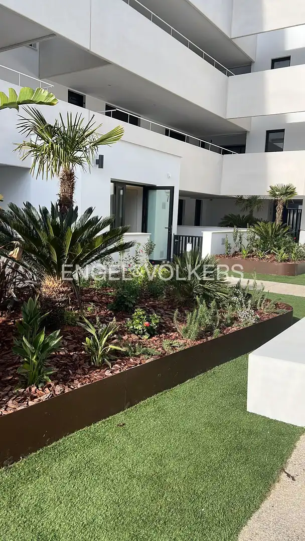 Terrassa de Pis de lloguer en Sevilla amb Aire condicionat, Calefacció i Jardí privat