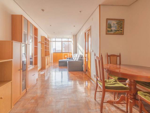 Piso en Venta en MARTINEZ IZQUIERDO en Guindalera