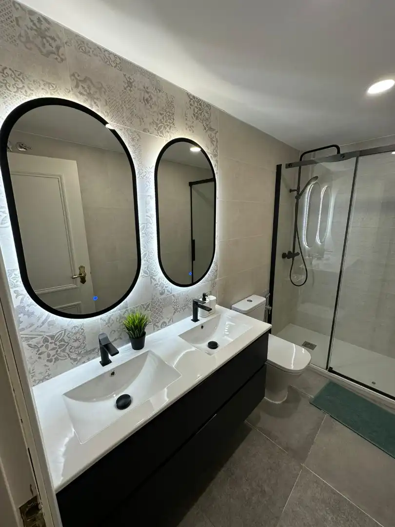Bathroom of Flat for share in Madrid  with Air Conditioner, Heating and Terrace