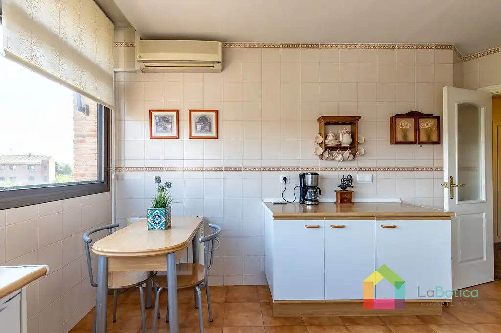 Flat with lift for sale in Argés, imagen 18