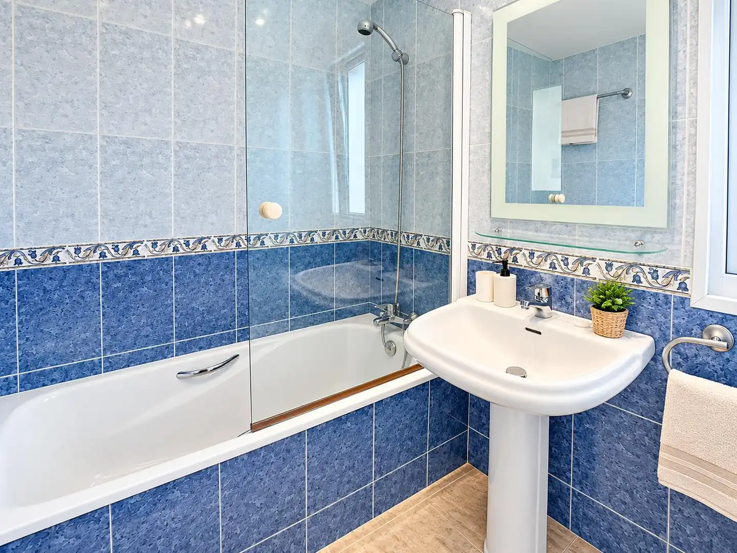 Bathroom of Apartments for sale in Puerto