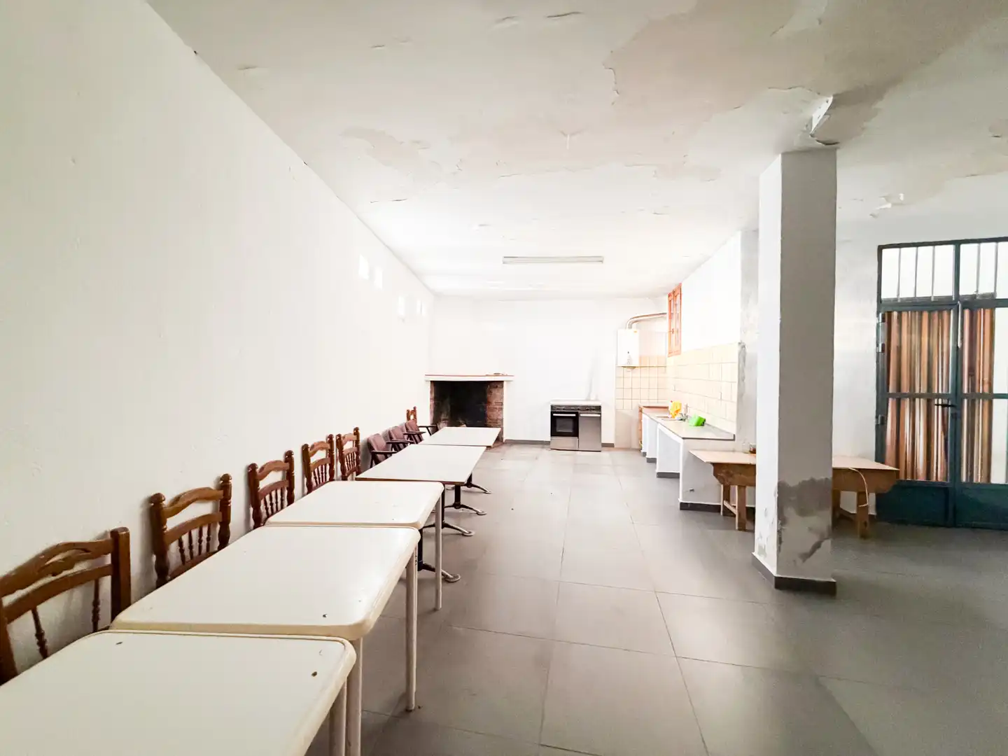 Casa adosada en venta en Zújar con Calefacción, Terraza y Amueblado