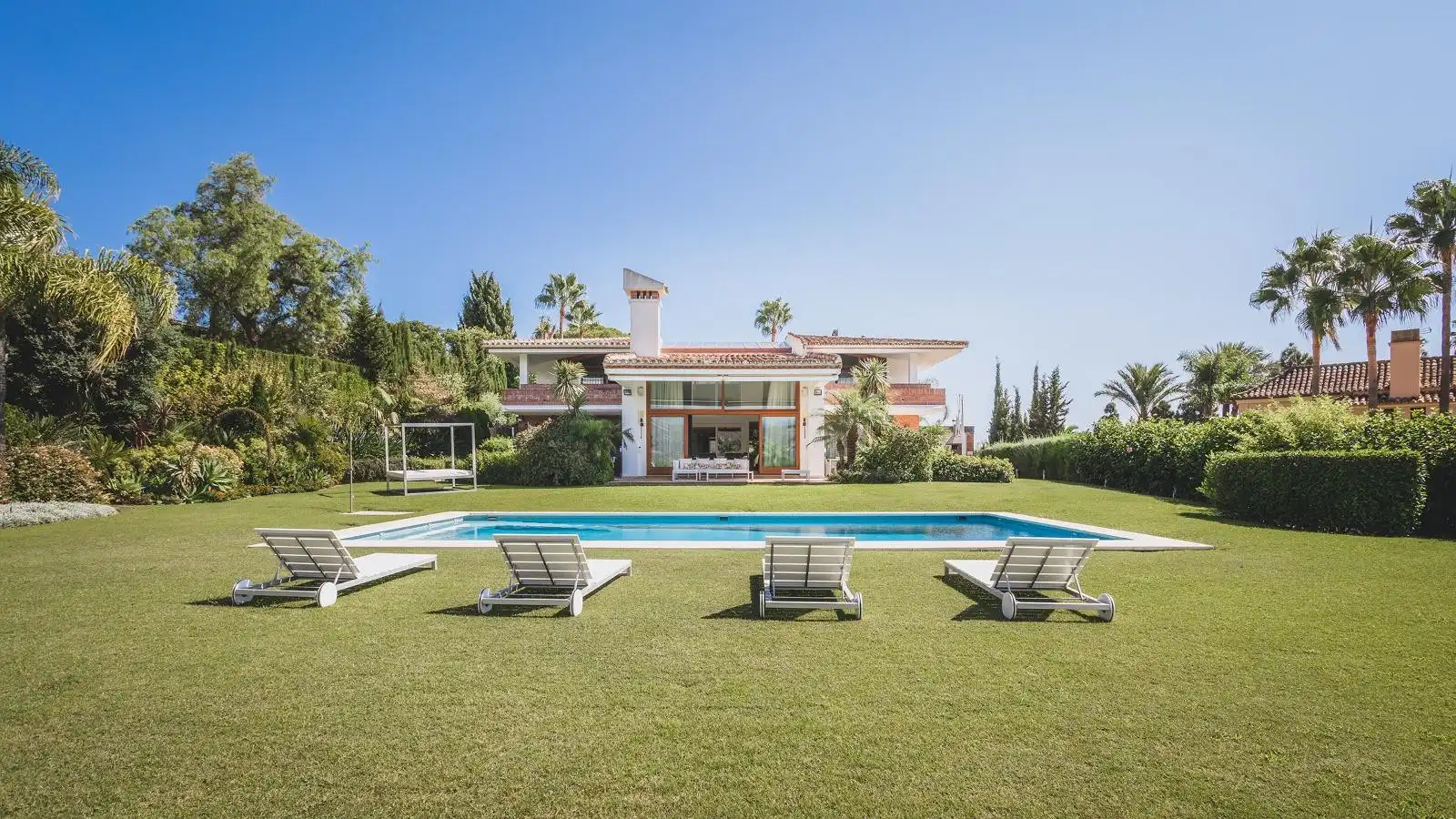 Casa con piscina en venta en Marbella Centro