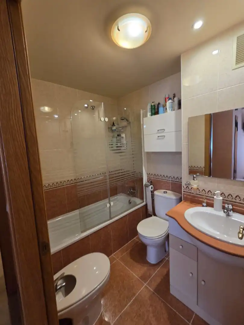 Badezimmer von Wohnung zum Verkauf in Molina de Segura mit Klimaanlage, Heizung und Abstellraum