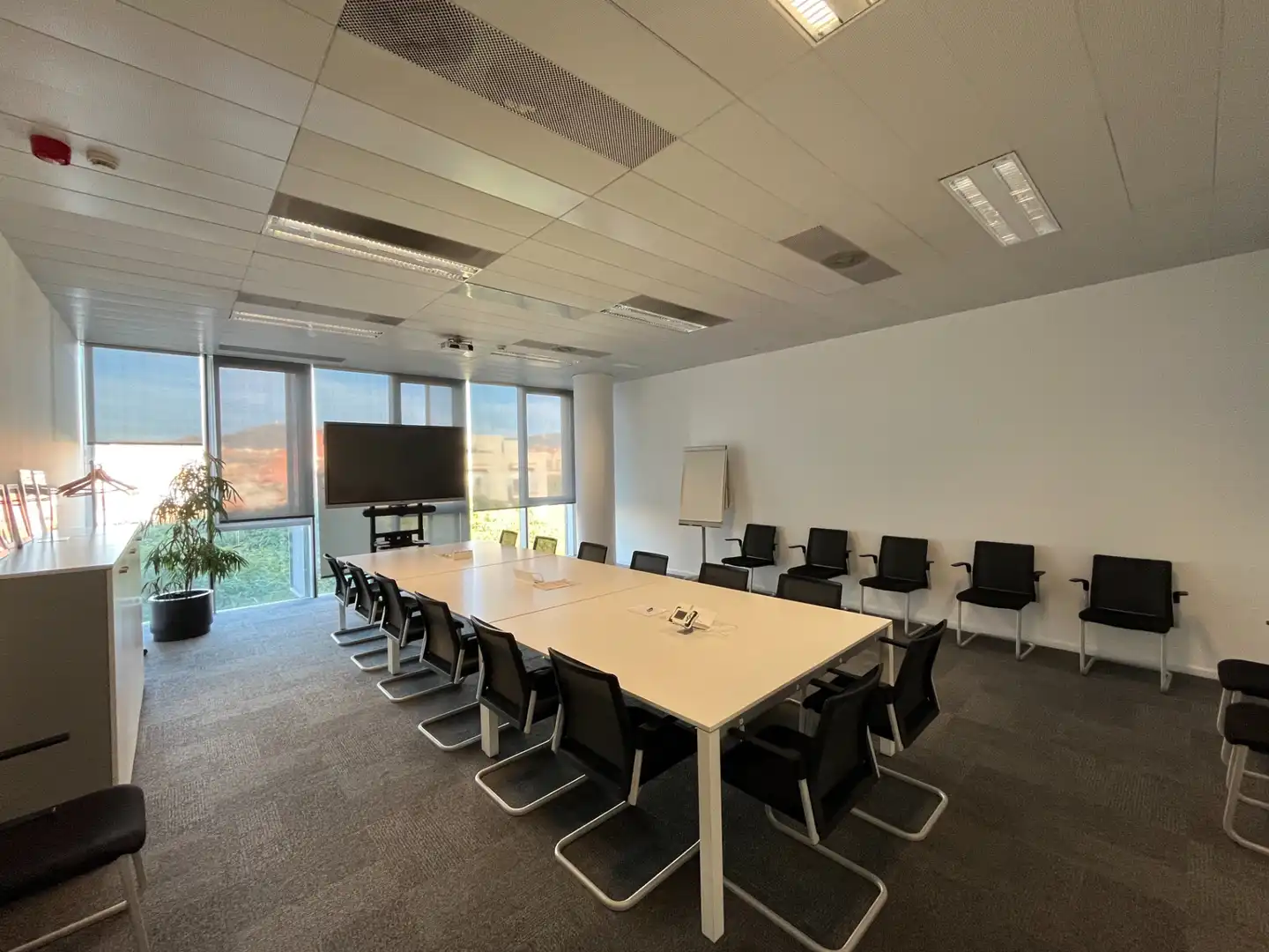 Office for rent in L'Hospitalet de Llobregat  with Air Conditioner, Heating and Terrace