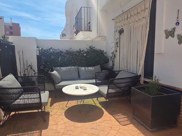 Adosado con balcón en venta en Calle de Eugenia de Montijo