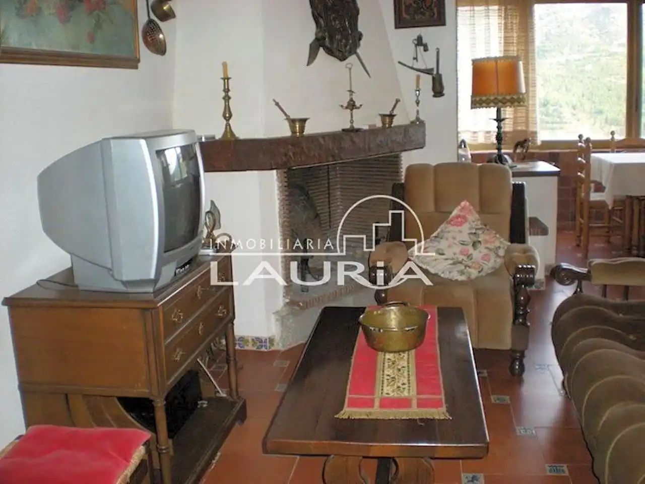 Living room of Houses for sale in Alpuente  with Air Conditioner and Terrace