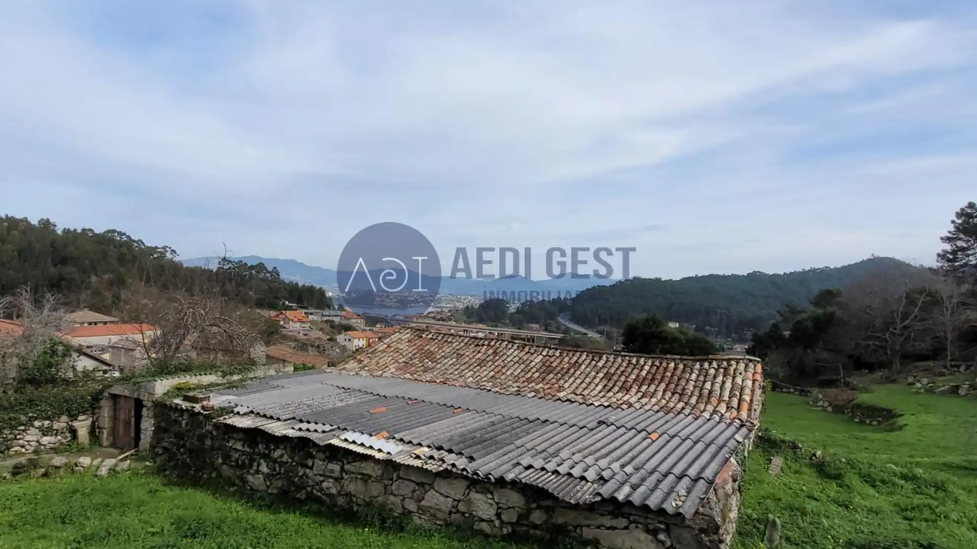 Finca rústica en venda en Baiona amb Jardí privat
