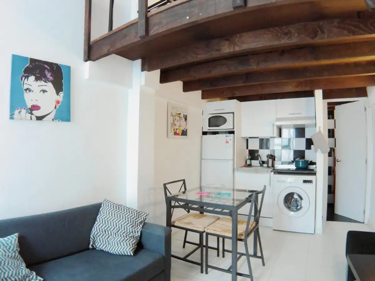 Study for rent in Valdeacederas