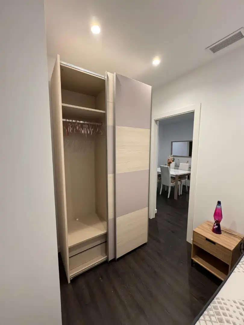 Schlafzimmer von Erdgeschoss zur Miete in Cornellà de Llobregat mit Klimaanlage, Heizung und Möbliert