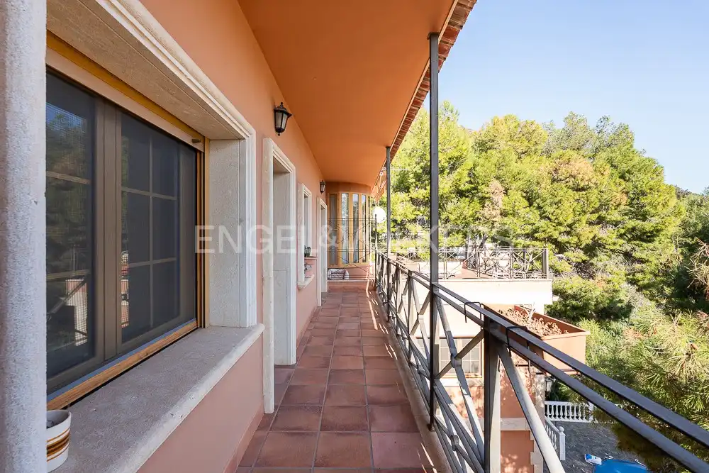 Terrassa de Casa o xalet en venda en Sagunto / Sagunt amb Calefacció, Jardí privat i Parquet