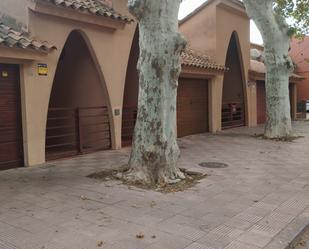 Vista exterior de Casa adosada en venda en Figueres amb Aire condicionat, Calefacció i Terrassa