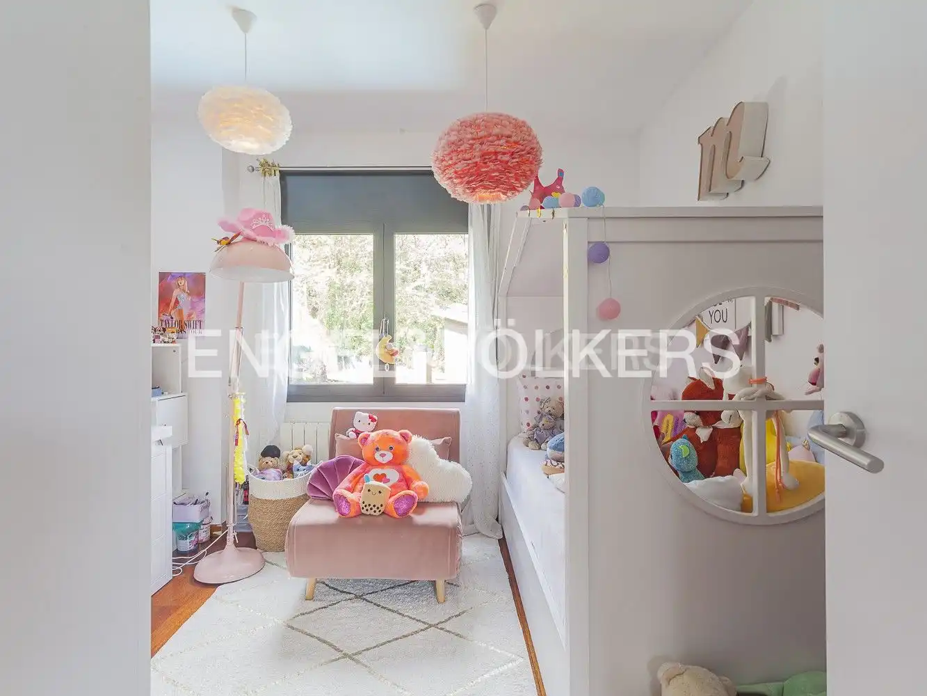 Dormitori de Casa o xalet en venda en Sant Cugat del Vallès amb Calefacció, Jardí privat i Parquet
