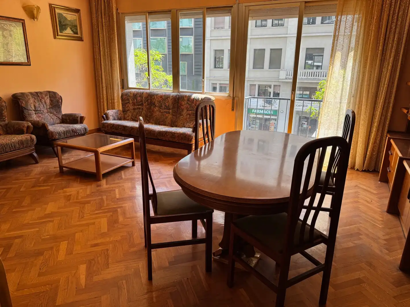 Comedor de Piso en venta en Barcelona con Aire acondicionado, Calefacción y Horno