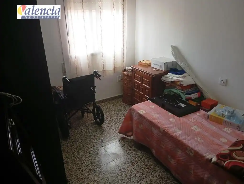 Bedroom of Flat for sale in Valencia