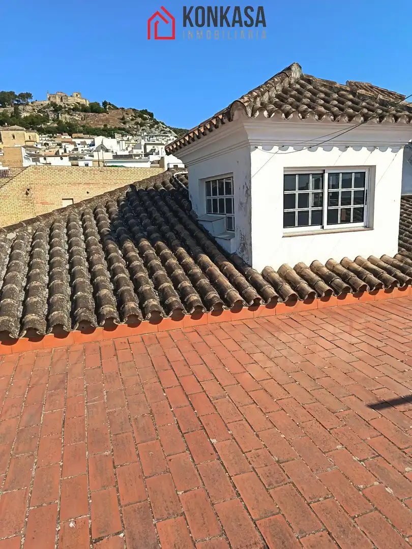 Vista exterior de Casa o xalet en venda en Arcos de la Frontera amb Aire condicionat i Traster