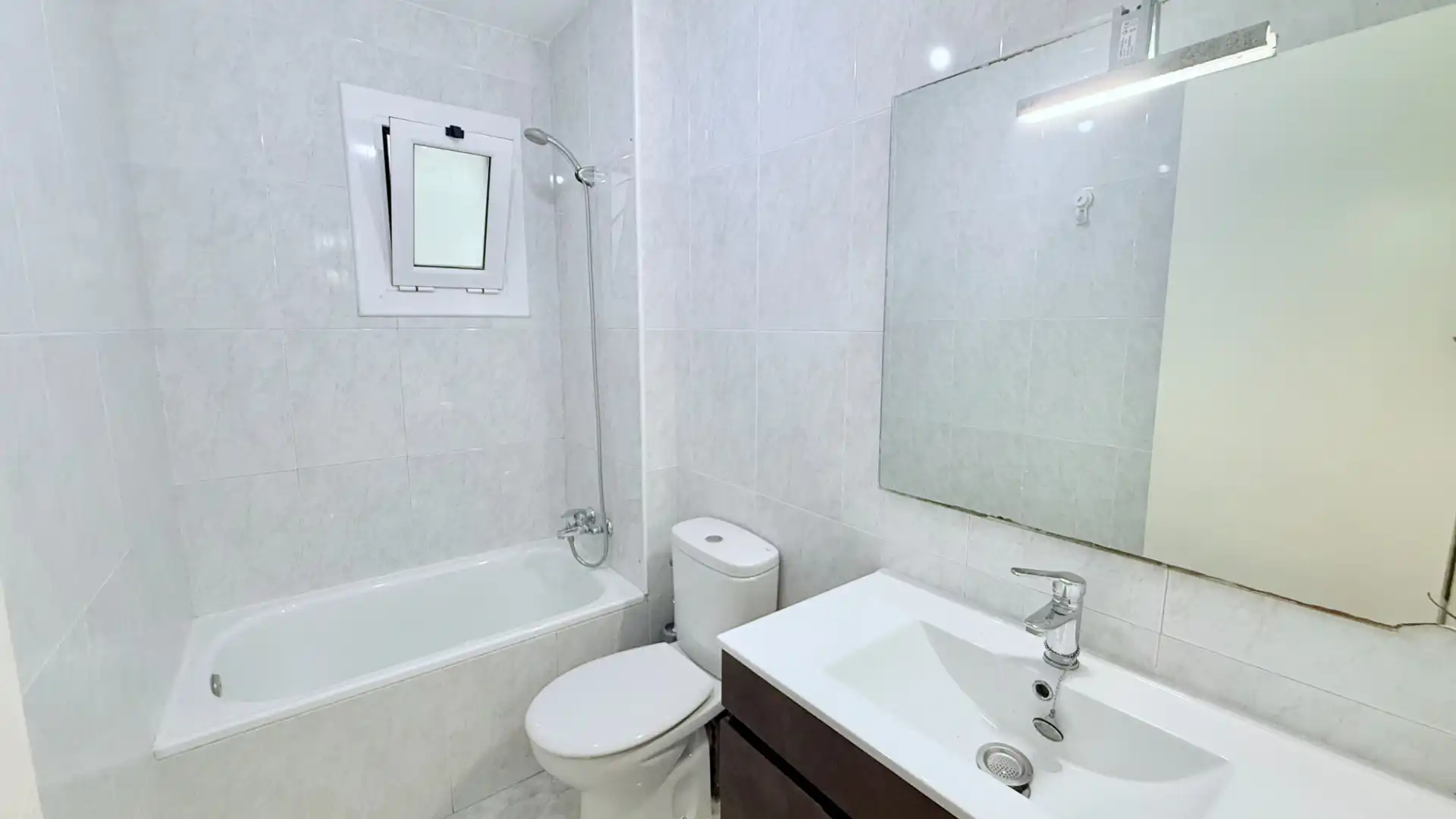 Baño de Piso en venta en Manresa con Calefacción, Parquet y Balcón