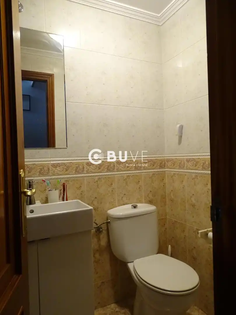 Baño de Dúplex en venta en Teo con Calefacción, Trastero y Amueblado
