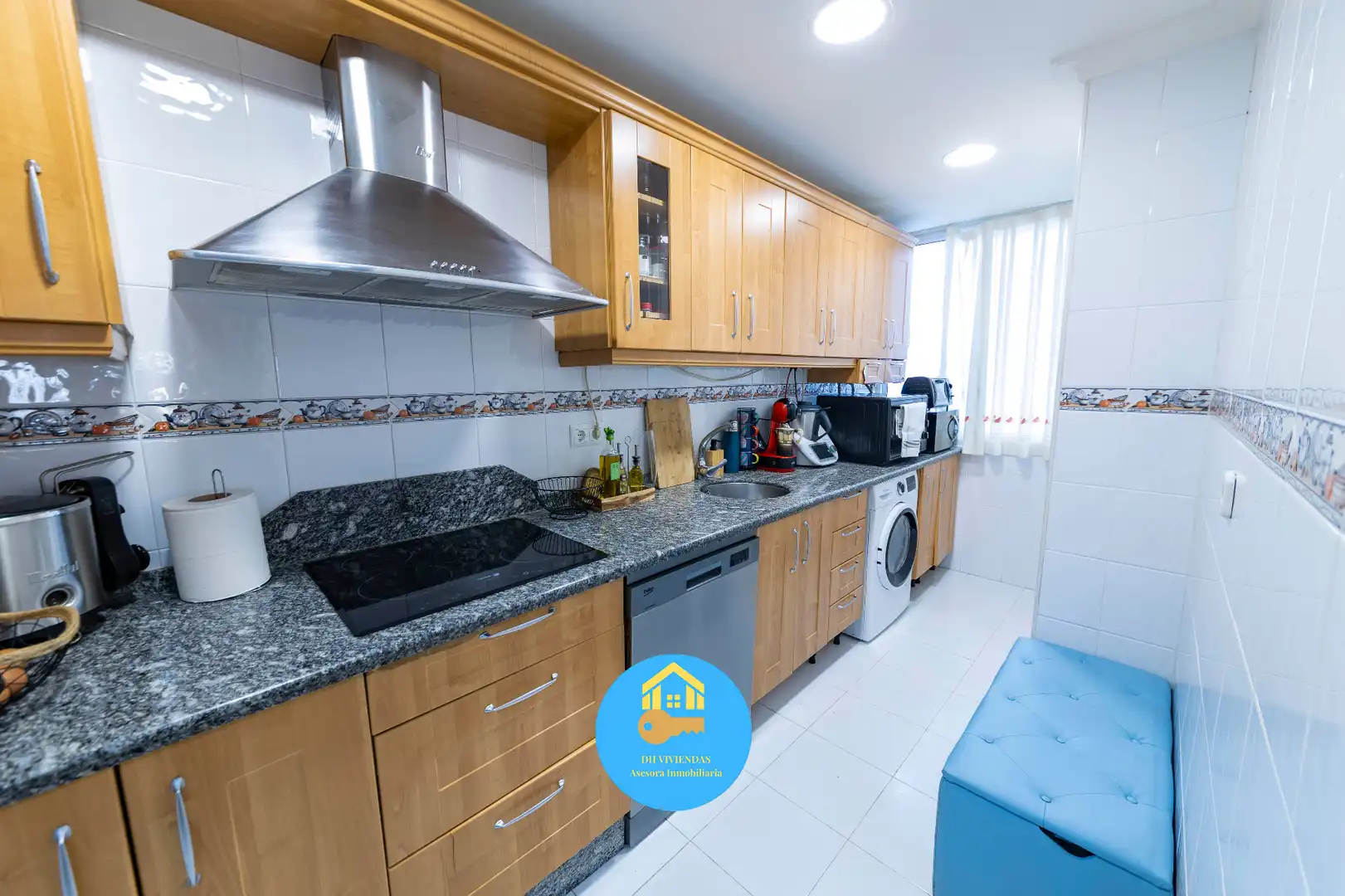 Küche von Wohnung zum Verkauf in Dos Hermanas mit Klimaanlage und Abstellraum