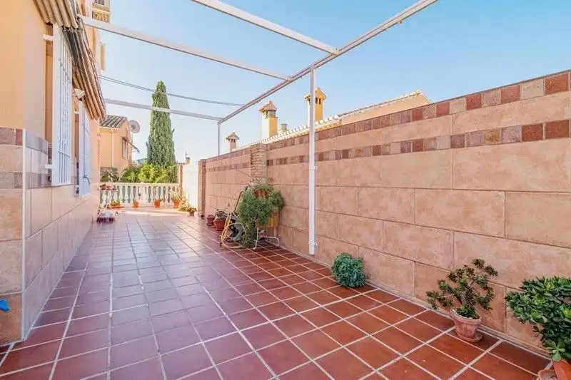Terrassa de Casa o xalet en venda en Jun amb Aire condicionat, Terrassa i Traster
